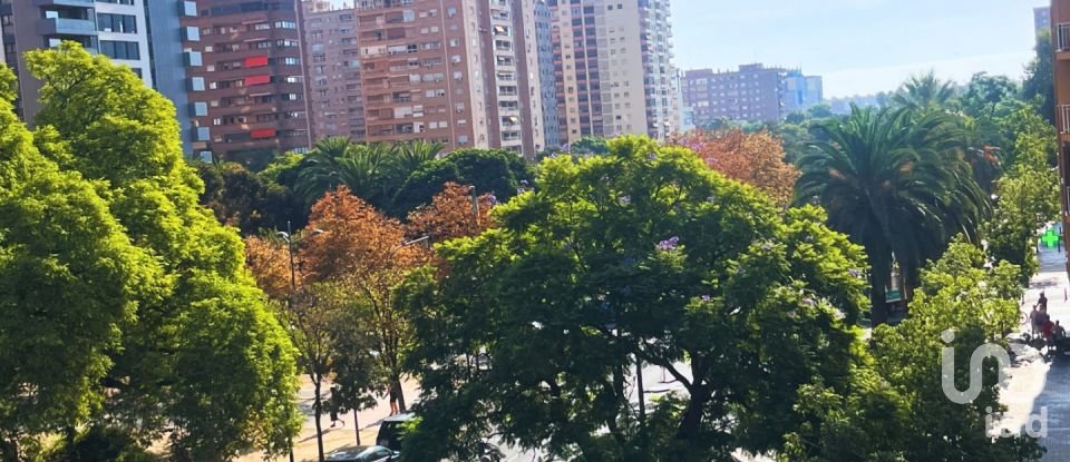 Pis 4 habitacions de 120 m² a Valencia (46022)