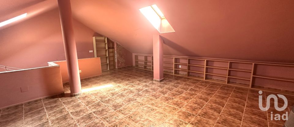 Maison 3 chambres de 210 m² à Carbajal de La Legua (24196)