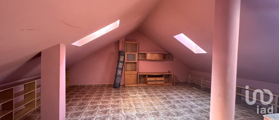 Maison 3 chambres de 210 m² à Carbajal de La Legua (24196)