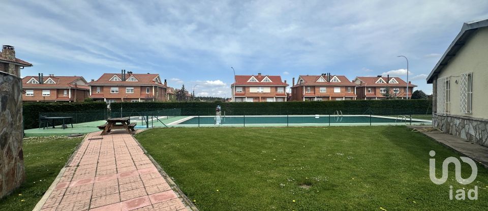 Maison 3 chambres de 210 m² à Carbajal de La Legua (24196)