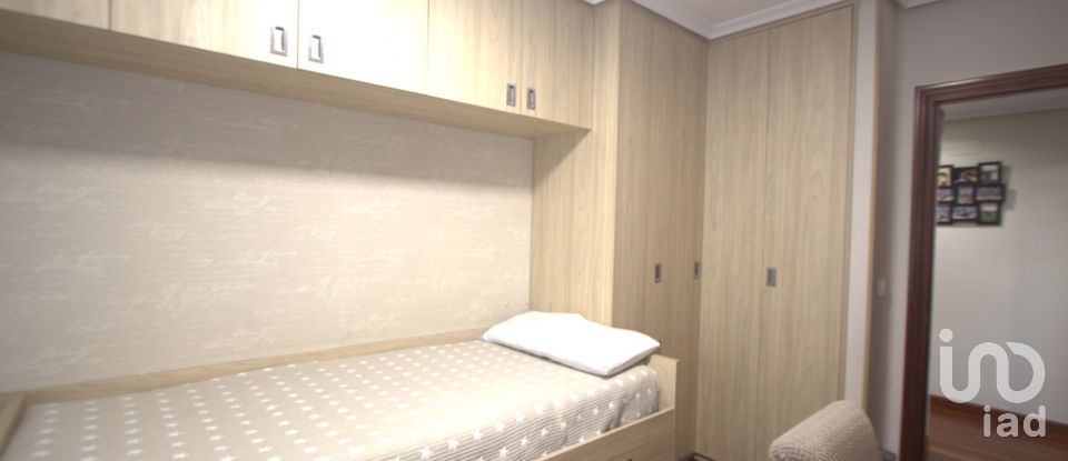 Appartement 2 chambres de 74 m² à Santurtzi (48980)