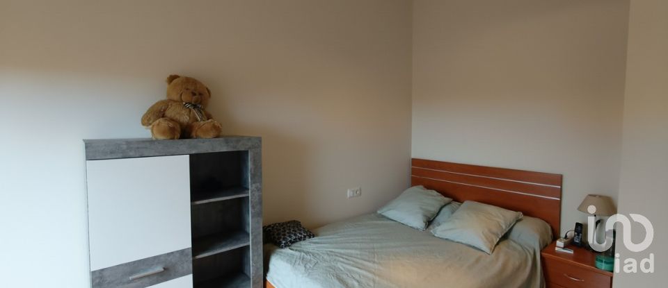 Pis 2 habitacions de 77 m² a Terrassa (08223)