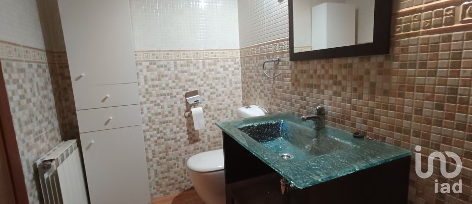 Pis 2 habitacions de 77 m² a Terrassa (08223)