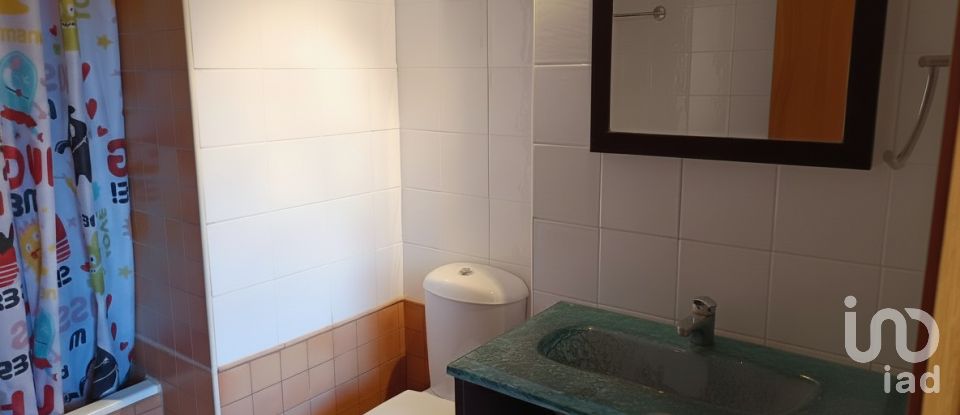 Pis 2 habitacions de 77 m² a Terrassa (08223)