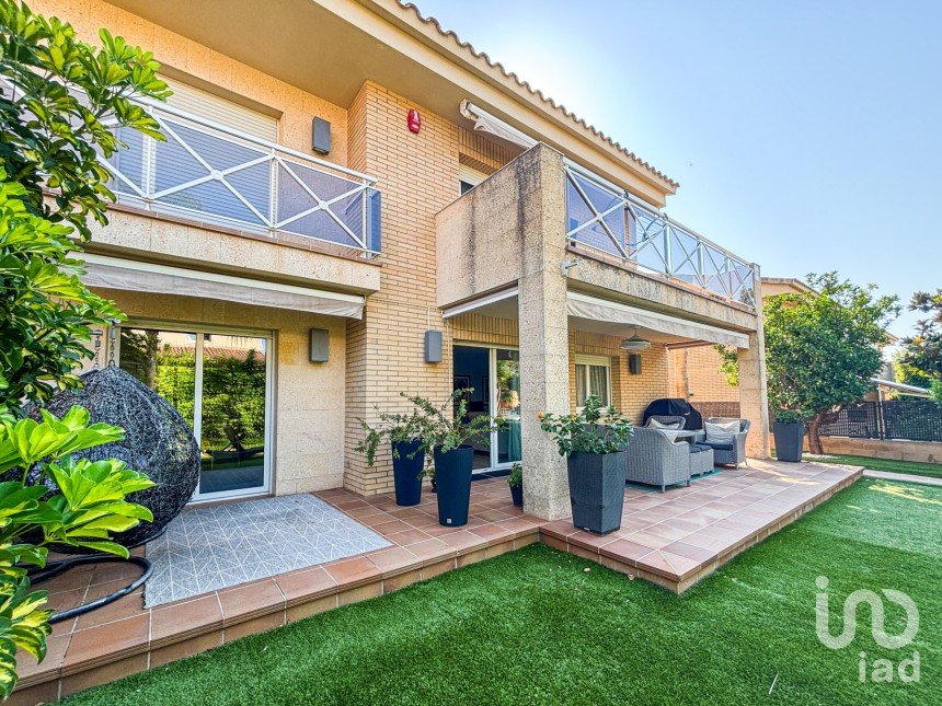 Casa 5 habitaciones de 245 m² en Cambrils (43850)