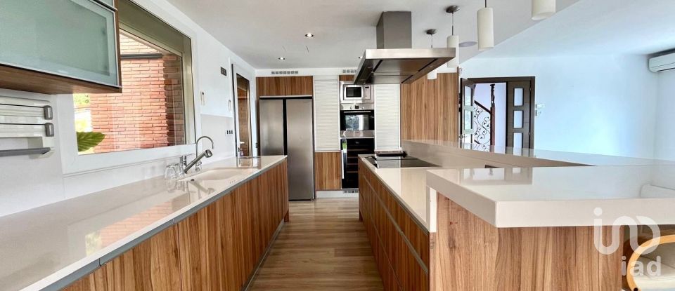 Apartment in house  4 bedrooms of 350 m² in Alella (08328)