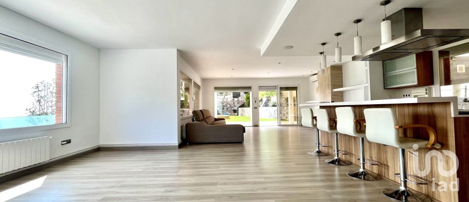 Apartment in house  4 bedrooms of 350 m² in Alella (08328)