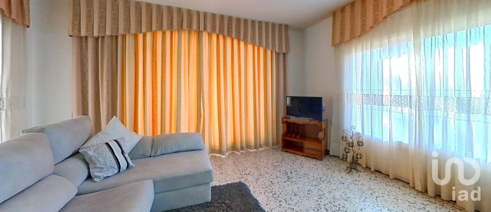 Casa 4 habitacions de 243 m² a Banyeres del Penedès (43711)