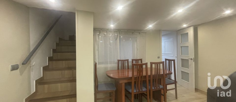 House 6 bedrooms of 150 m² in Valls (43800)