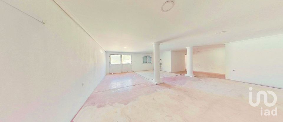 House 4 bedrooms of 400 m² in Alicante/Alacant (03015)