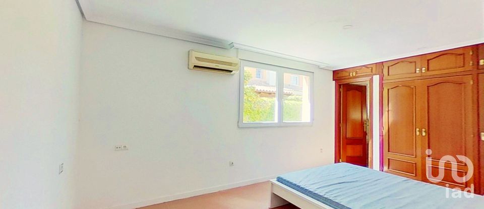 House 4 bedrooms of 400 m² in Alicante/Alacant (03015)