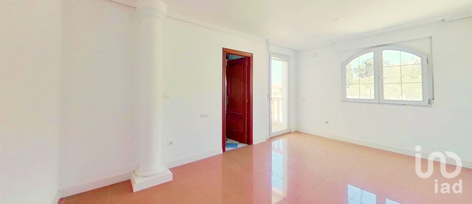 House 4 bedrooms of 400 m² in Alicante/Alacant (03015)