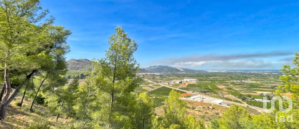 Terreno urbano de 4.006 m² en Ador (46729)