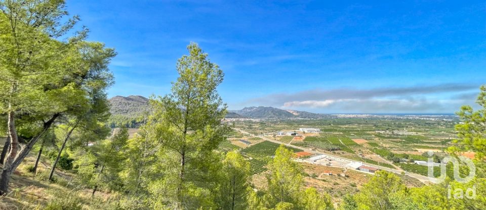 Terreno urbano de 4.006 m² en Ador (46729)