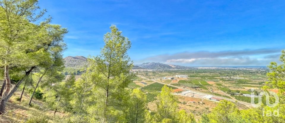 Terreno urbano de 4.006 m² en Ador (46729)