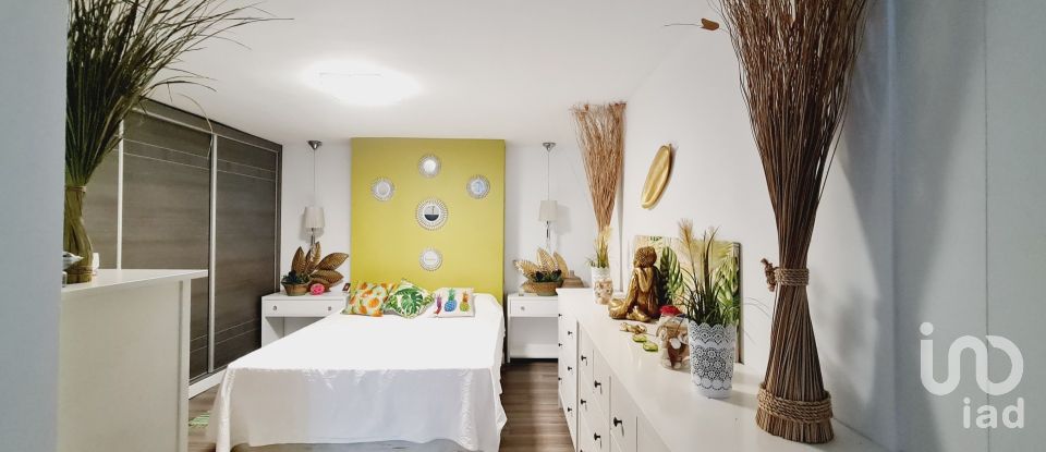 Pis 1 habitació de 65 m² a Casares (29690)