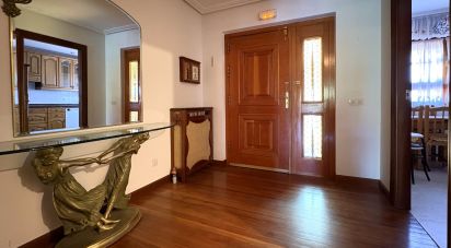 Casa 4 habitacions de 292 m² a Trobajo del Camino (24010)