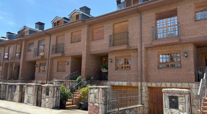 Casa 4 habitacions de 292 m² a Trobajo del Camino (24010)