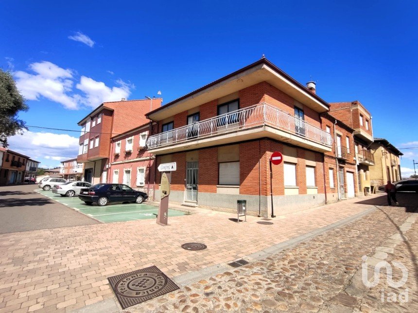 Casa de pueblo 11 habitaciones de 290 m² en Hospital de Órbigo (24286)