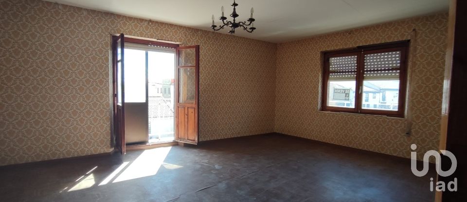 Casa de pueblo 11 habitaciones de 290 m² en Hospital de Órbigo (24286)