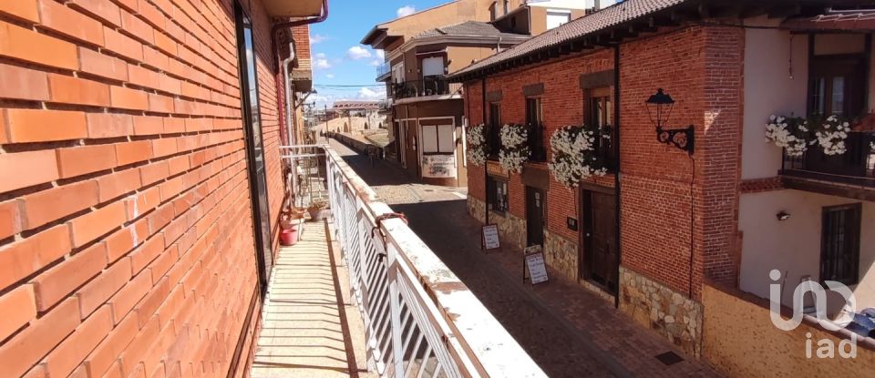 Casa de pueblo 11 habitaciones de 290 m² en Hospital de Órbigo (24286)