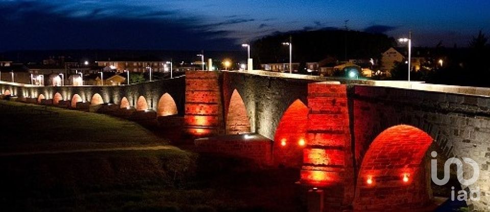 Casa de pueblo 11 habitaciones de 290 m² en Hospital de Órbigo (24286)