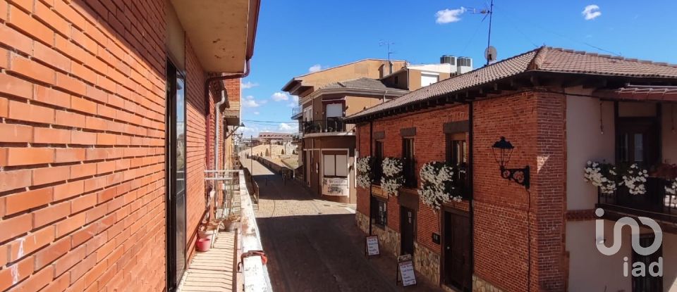 Casa de pueblo 11 habitaciones de 290 m² en Hospital de Órbigo (24286)