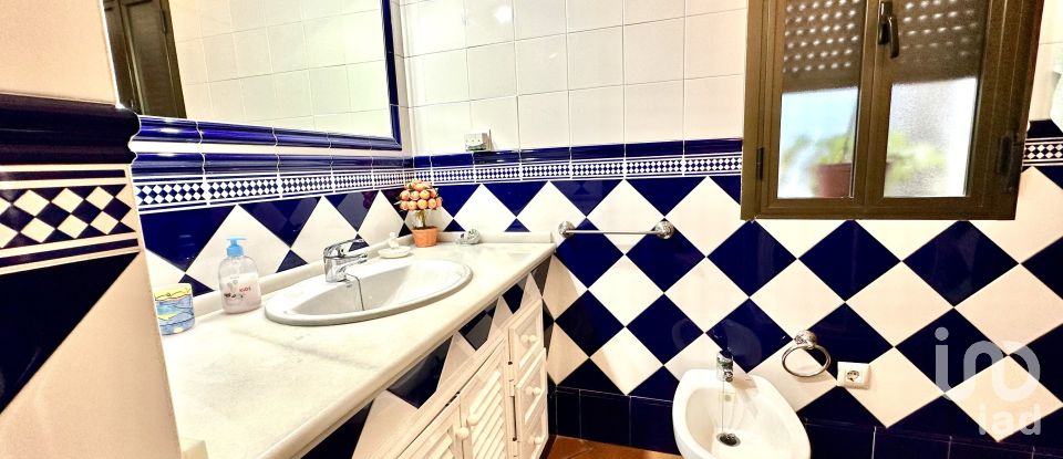 Casa 4 habitaciones de 222 m² en Lepe (21440)