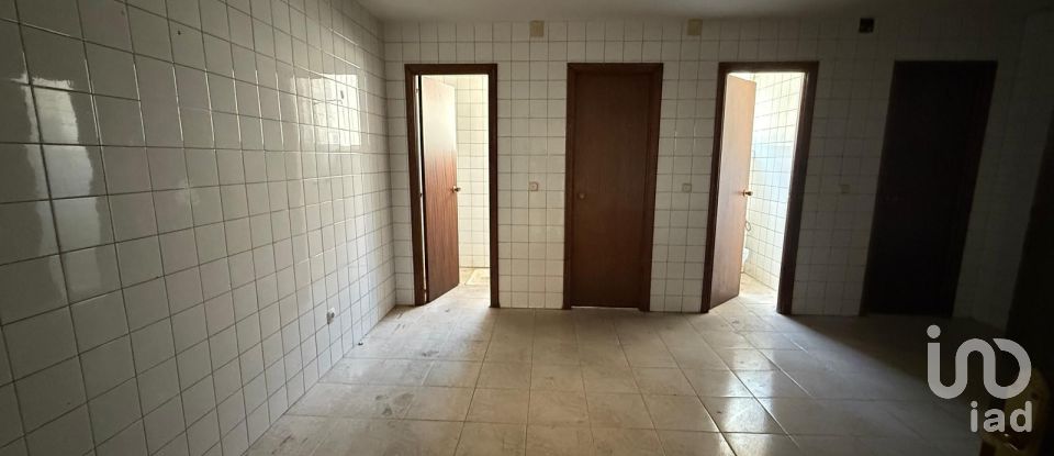 Surface diverse de 900 m² à Poligono Villacedre (24009)