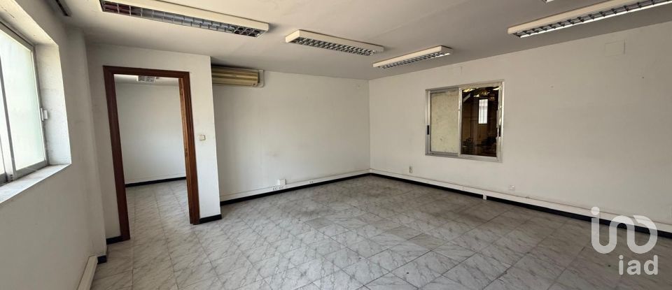 Surface diverse de 900 m² à Poligono Villacedre (24009)