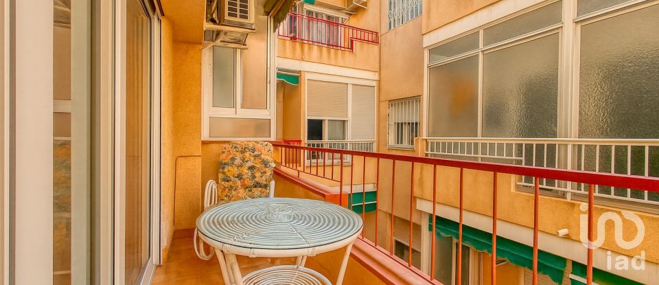 Pis 3 habitacions de 64 m² a El Campello (03560)