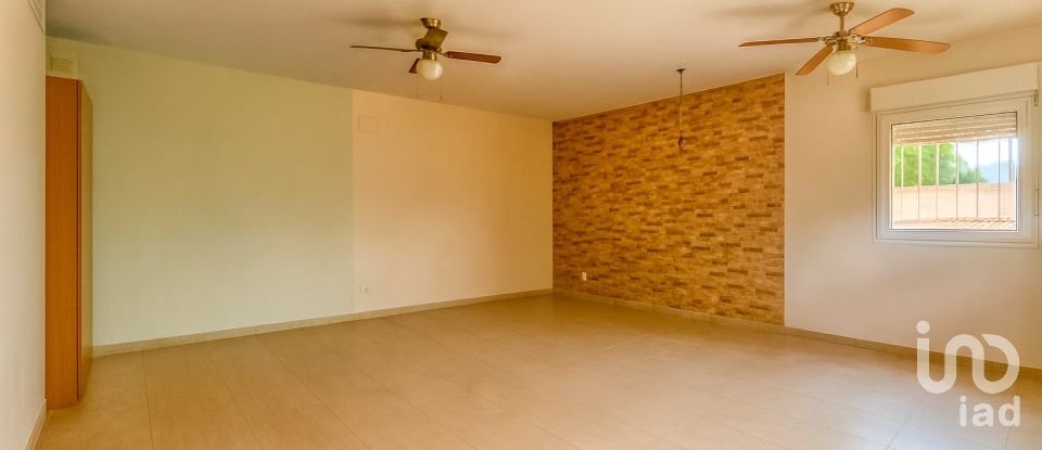 Vivienda unifamiliar  4 habitaciones de 308 m² en Alicante/Alacant (03699)