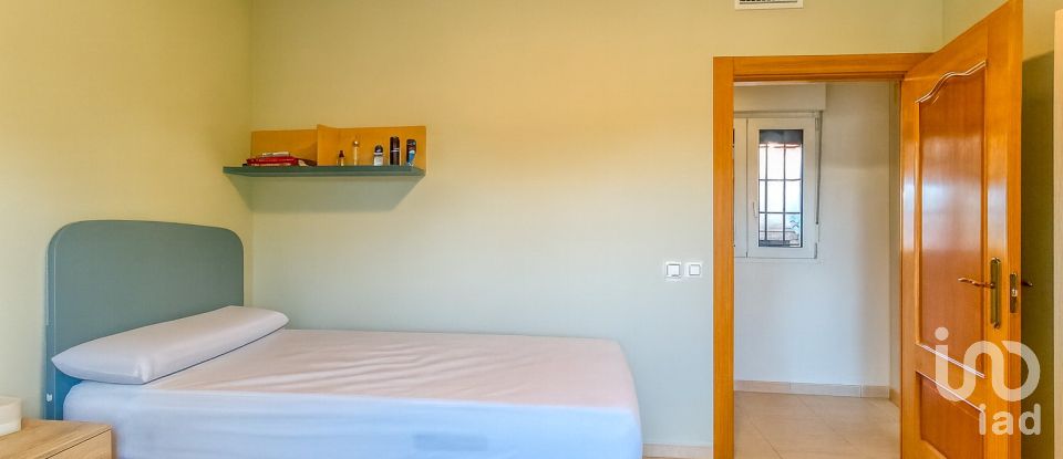 Vivienda unifamiliar  4 habitaciones de 308 m² en Alicante/Alacant (03699)