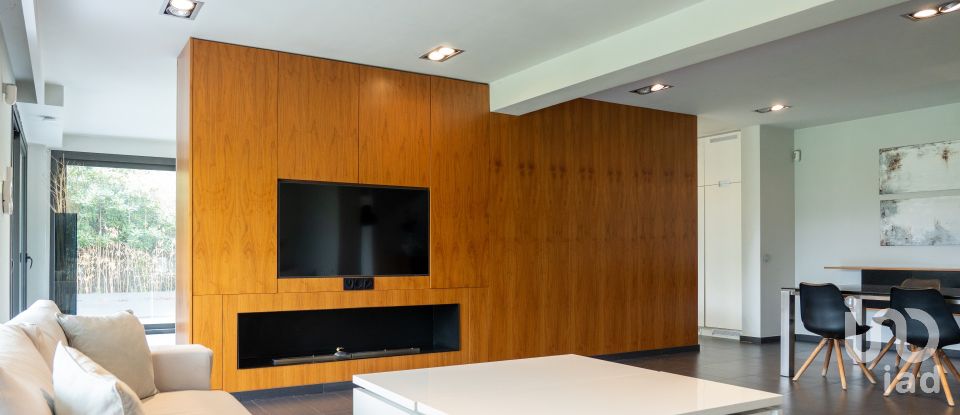 Casa 3 habitacions de 235 m² a Argentona (08310)