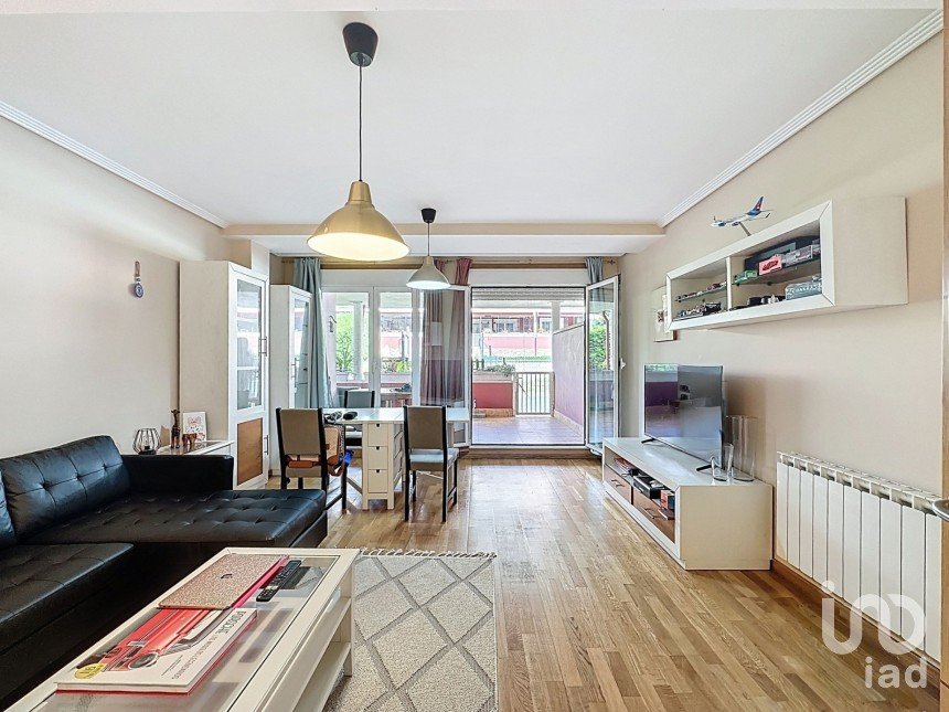 Piso 3 habitaciones de 137 m² en Caldigüela (36610)