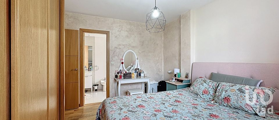 Piso 3 habitaciones de 137 m² en Caldigüela (36610)