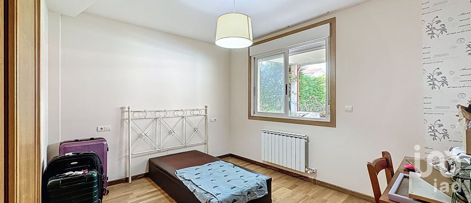 Piso 3 habitaciones de 137 m² en Caldigüela (36610)