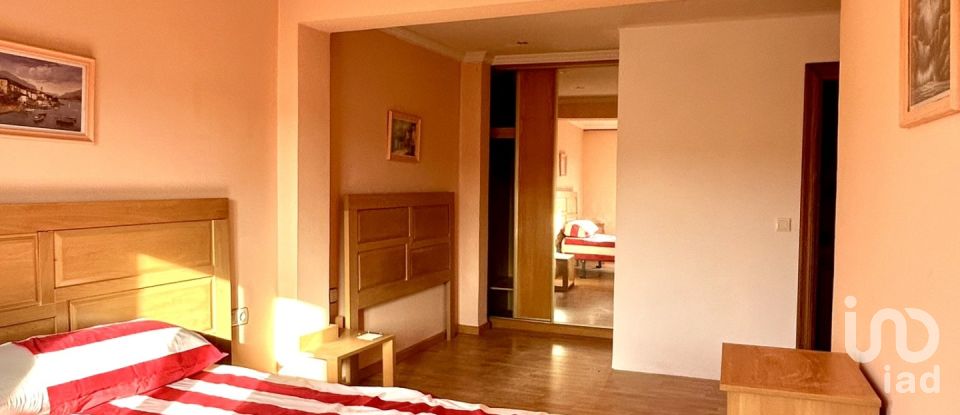 Casa 4 habitaciones de 160 m² en La Virgen del Camino (24198)