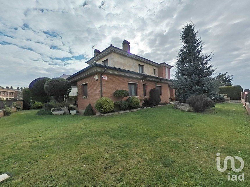 Maison 6 chambres de 376 m² à Alpicat (25110)