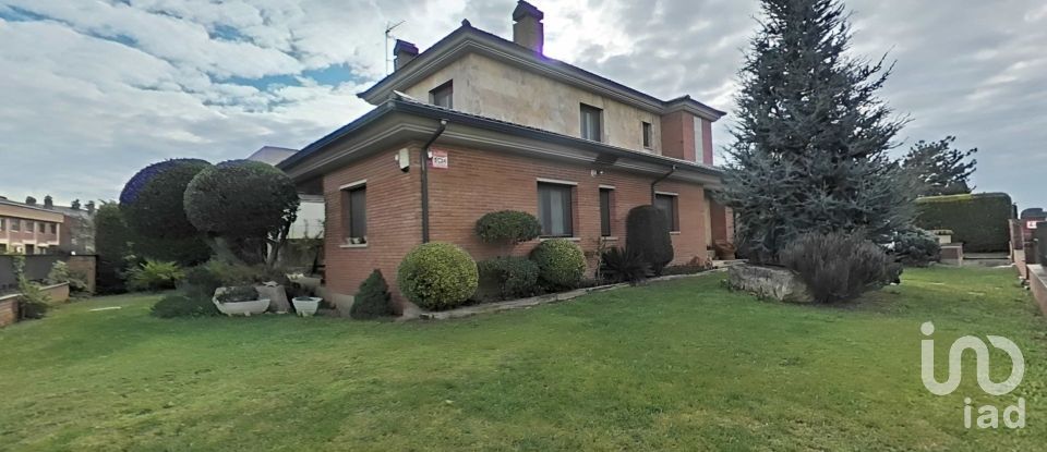 Maison 6 chambres de 376 m² à Alpicat (25110)