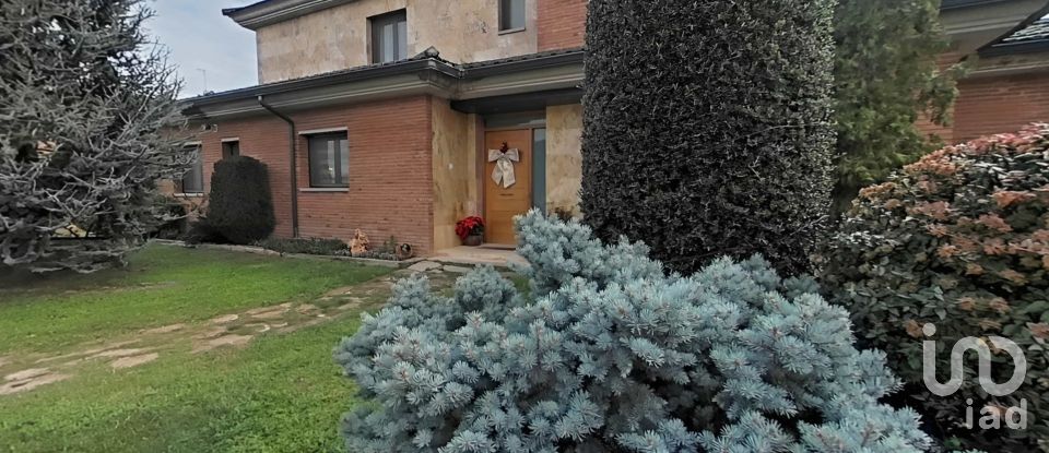 Maison 6 chambres de 376 m² à Alpicat (25110)