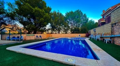 Casa 4 habitacions de 172 m² a La Nucia (03530)