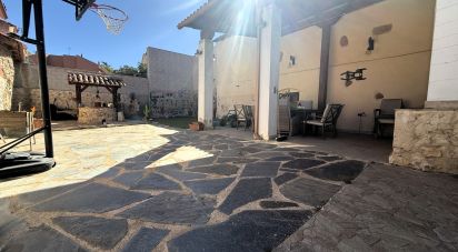 Village house 3 bedrooms of 323 m² in Los Santos de la Humosa (28817)