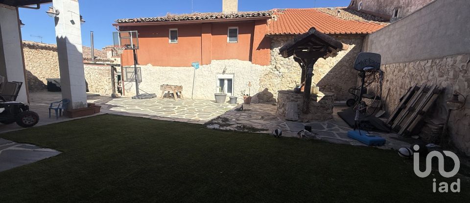 Casa de pueblo 3 habitaciones de 323 m² en Los Santos de la Humosa (28817)