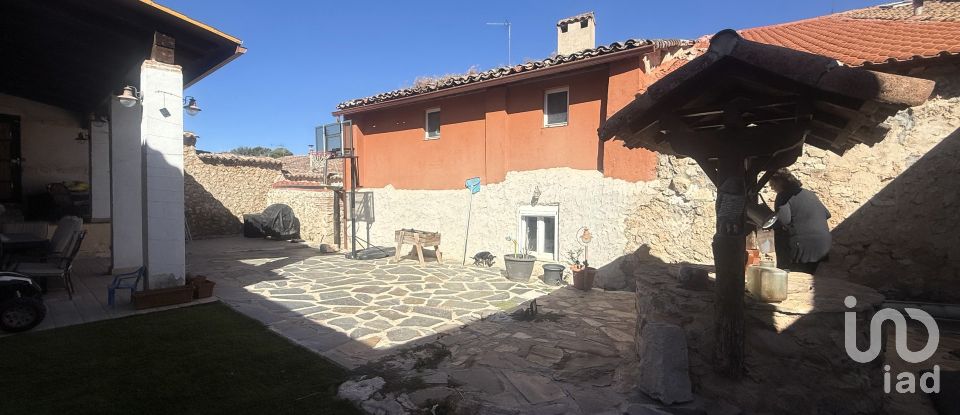 Casa de pueblo 3 habitaciones de 323 m² en Los Santos de la Humosa (28817)