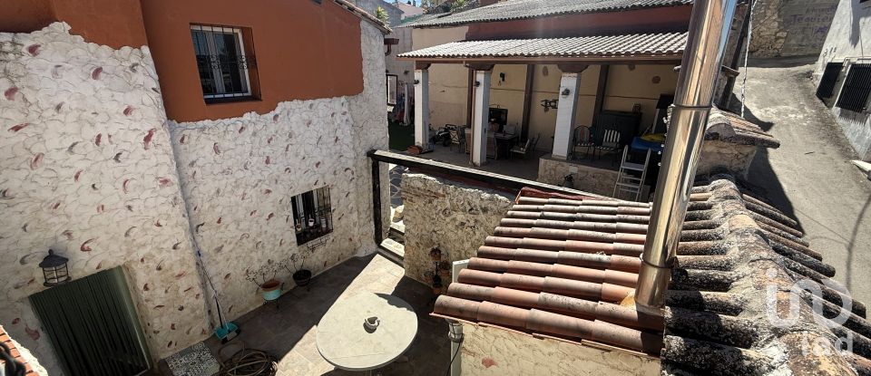 Casa de pueblo 3 habitaciones de 323 m² en Los Santos de la Humosa (28817)