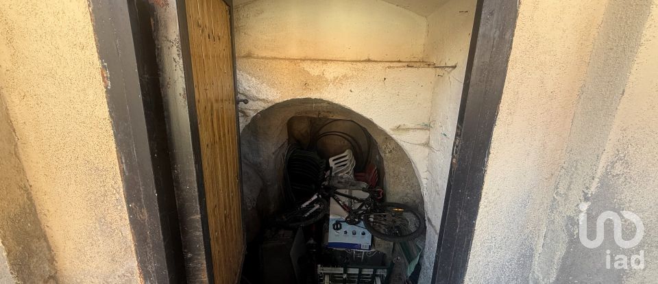 Casa de pueblo 3 habitaciones de 323 m² en Los Santos de la Humosa (28817)