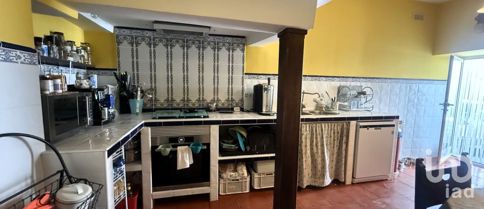 Casa de pueblo 3 habitaciones de 323 m² en Los Santos de la Humosa (28817)