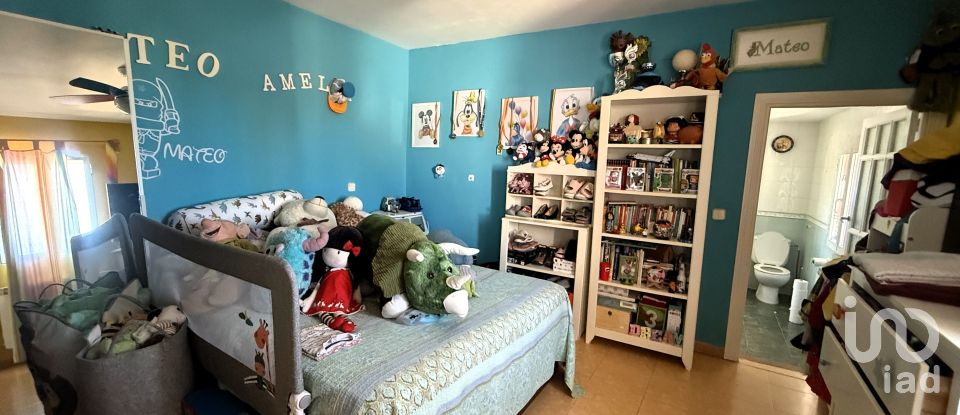 Casa de pueblo 3 habitaciones de 323 m² en Los Santos de la Humosa (28817)