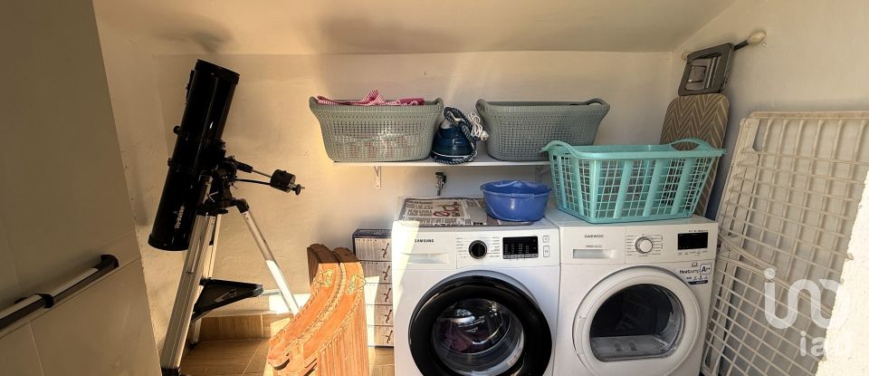 Casa de pueblo 3 habitaciones de 323 m² en Los Santos de la Humosa (28817)